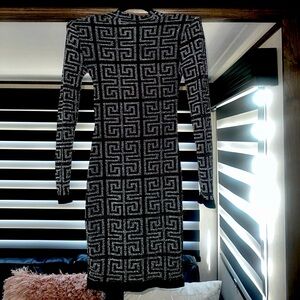 Size small balmain looking dress thick shoulder pads sewn in